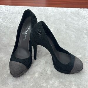 Chanel size 39 heels